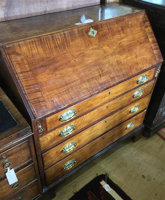 Georgian bureau, walnut 4 drawer